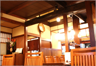 東大阪 山びこ 店内